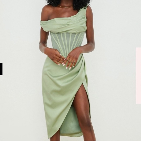 NWT House of CB Lulu Dress in Pistachio - Picture 1 of 4